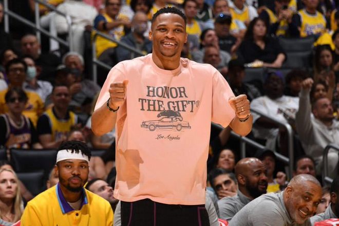 并非诺坎普首秀，世体：弗里克曾跟随拜仁在诺坎普踢过比赛（世体：弗里克早已随拜仁做客诺坎普，此行并非首秀）