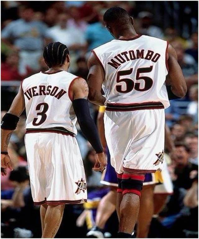 罗马诺：斯洛特在队内的权威不降反升，他需要萨拉赫主动道歉（罗马诺：斯洛特威信不降反升，需萨拉赫主动致歉）