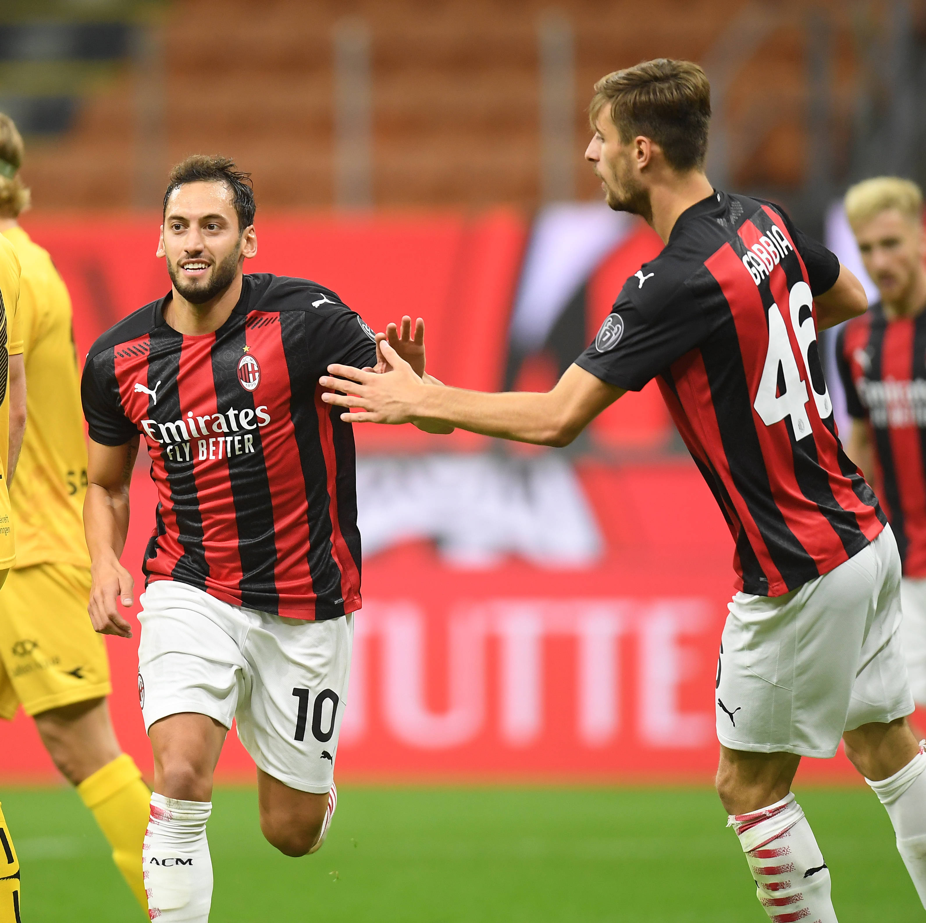 看了四年球了，在专科有一段时间刷抖音频繁给我推多...（看球四年，专科那段时间刷抖音总被频繁推送不少...）