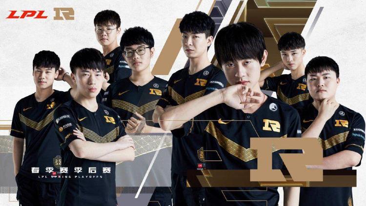 的游泳女神 的游泳女神